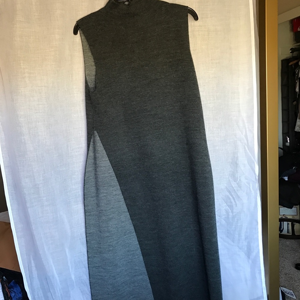 Max studio long sleeveless sweater dress